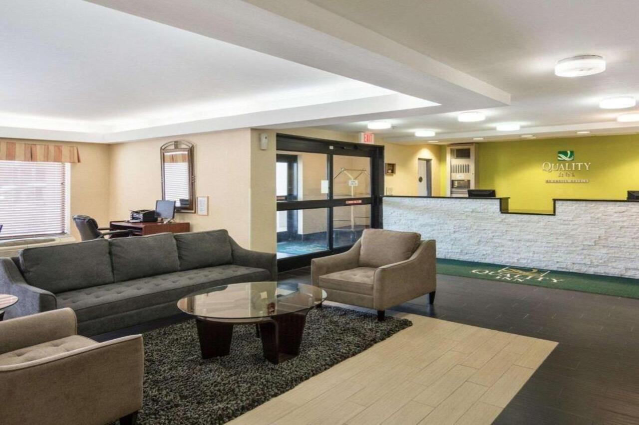 Quality Inn Richmond Airport Sandston Bagian luar foto
