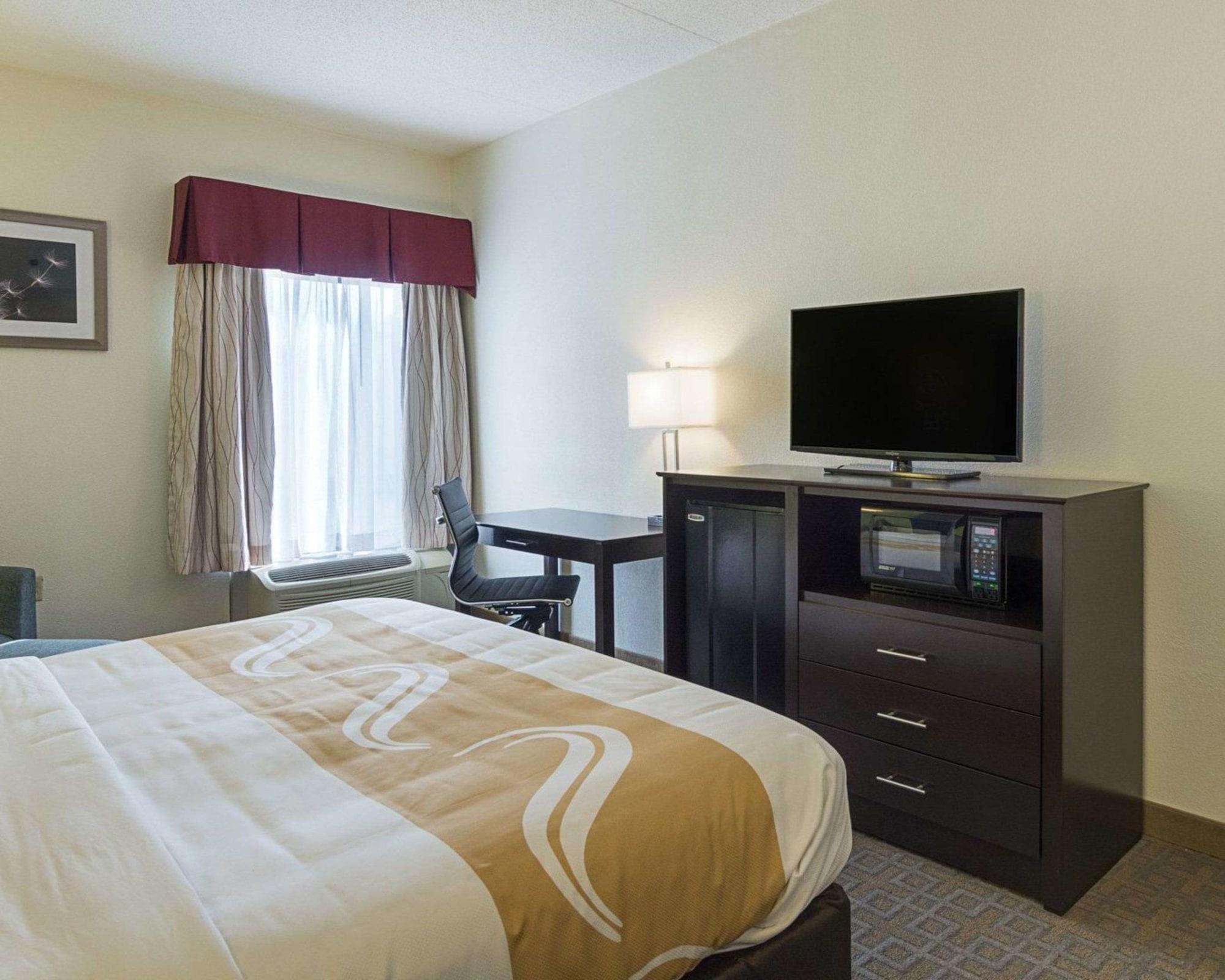 Quality Inn Richmond Airport Sandston Bagian luar foto