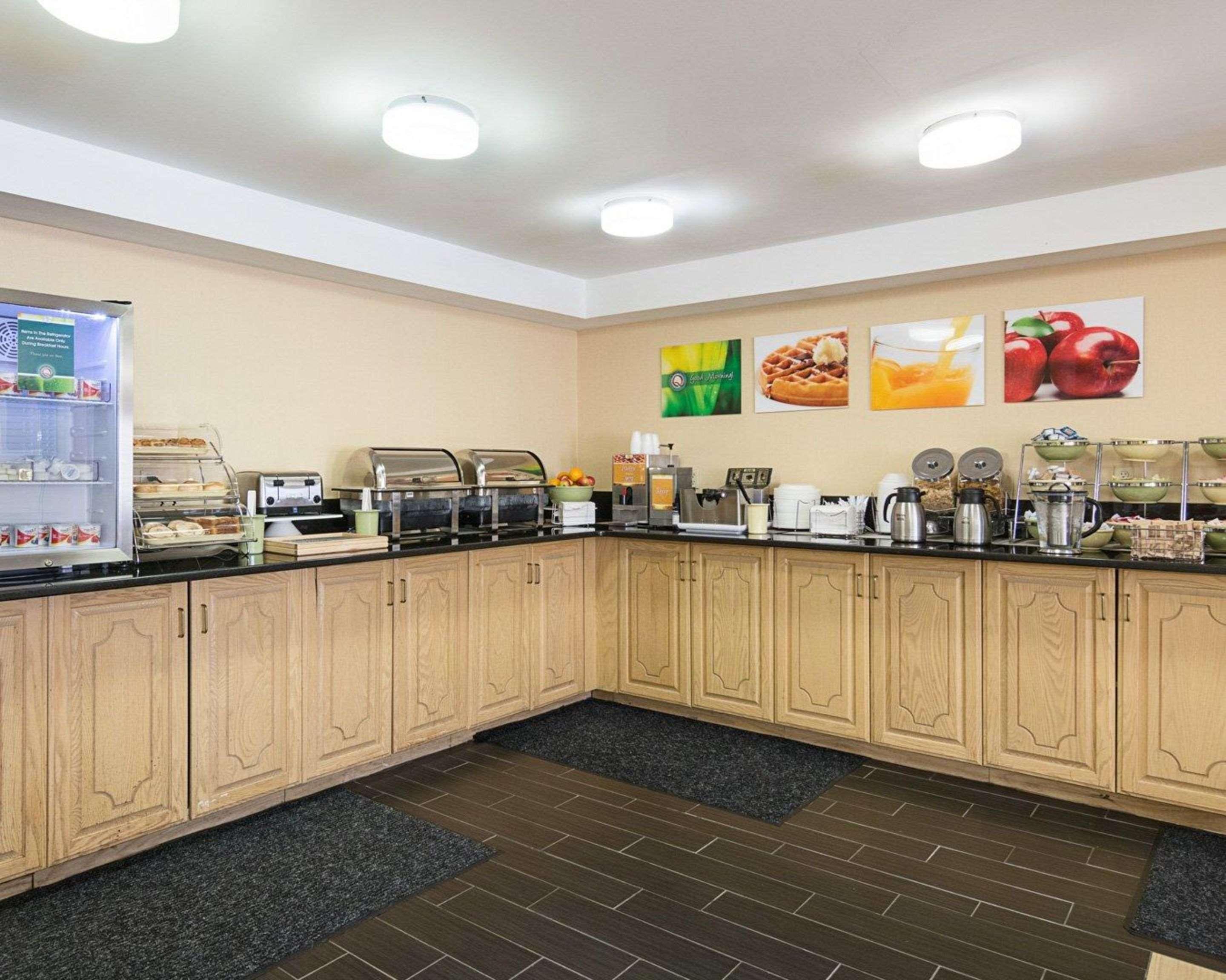 Quality Inn Richmond Airport Sandston Bagian luar foto