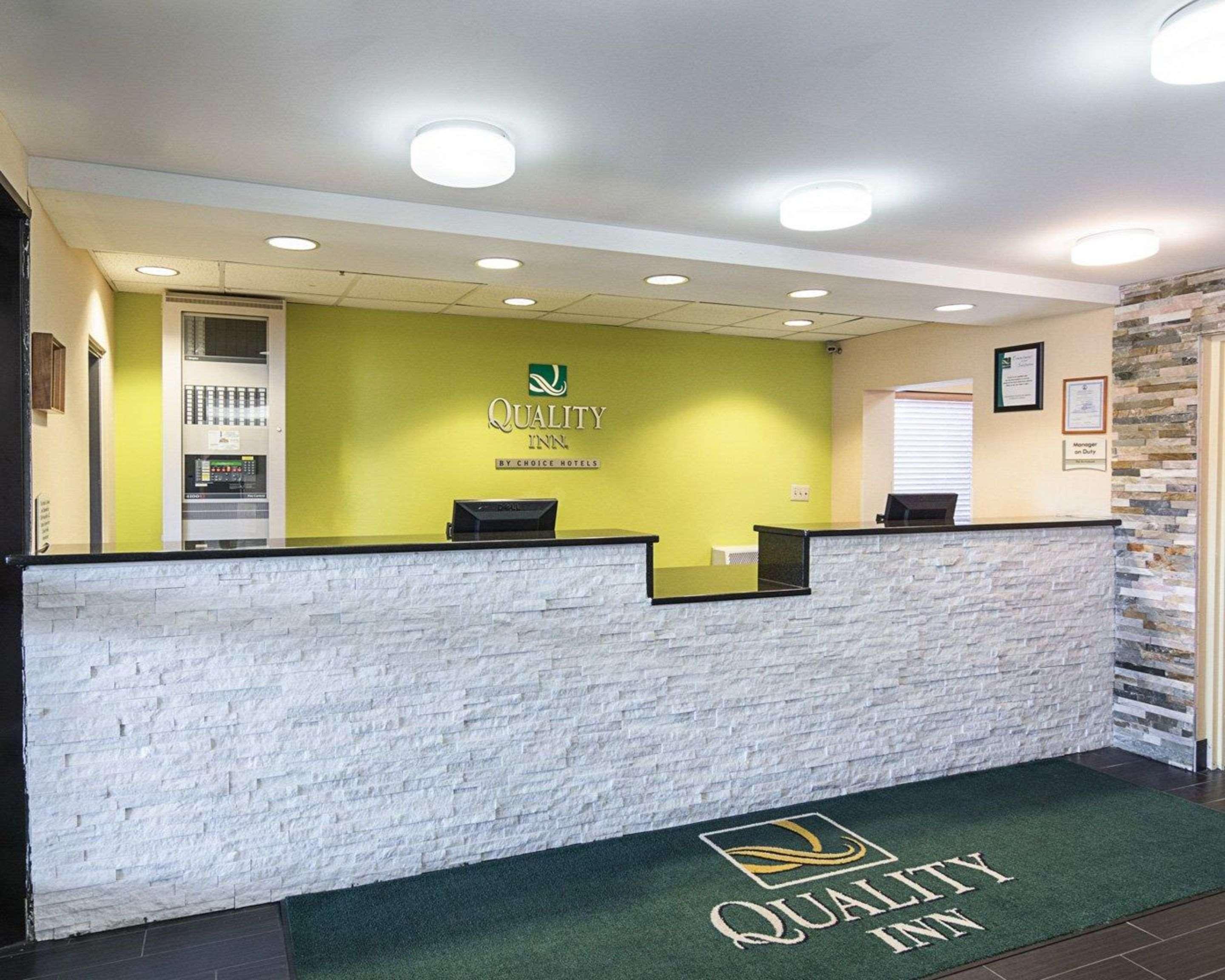 Quality Inn Richmond Airport Sandston Bagian luar foto