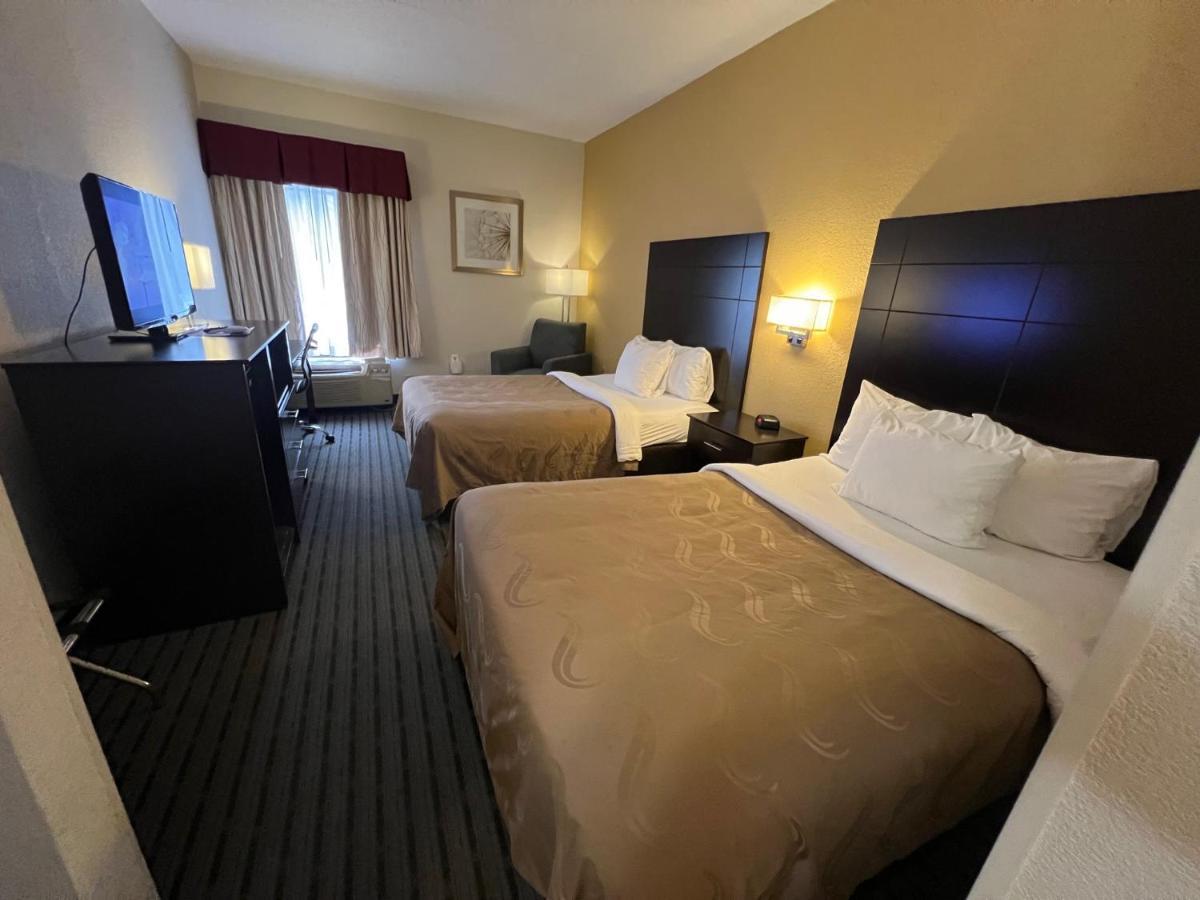 Quality Inn Richmond Airport Sandston Bagian luar foto