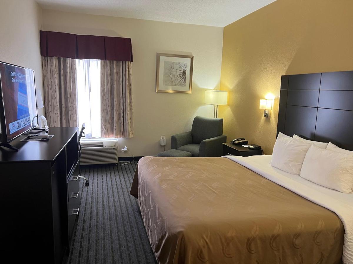 Quality Inn Richmond Airport Sandston Bagian luar foto